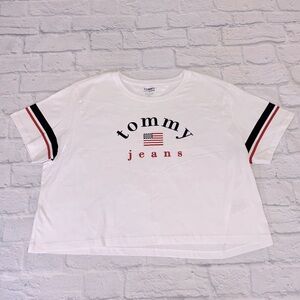 Tommy Hilfiger Tommy Jeans Crop T-shirt Logo on front Size Large White